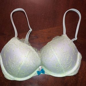 Victoria’s Secret push up 32D